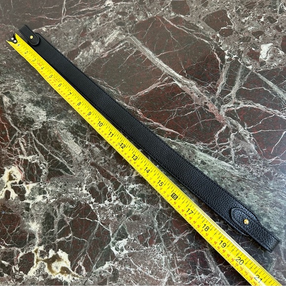 Fashion Leather Pillow bag Crossbody Bag Gold hardware - Picture 12 of 14